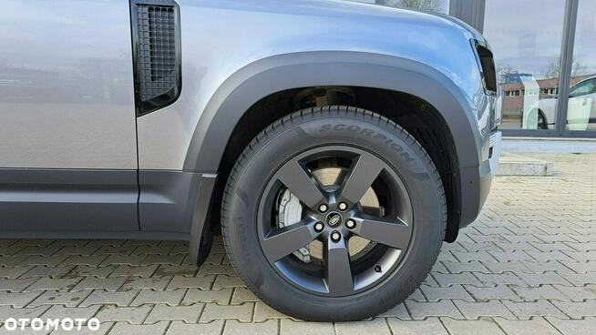 Land Rover Defender MY24 3.0P I6 400 KM AWD Auto SE 90 EigerGrey AutoDemonstracyjne