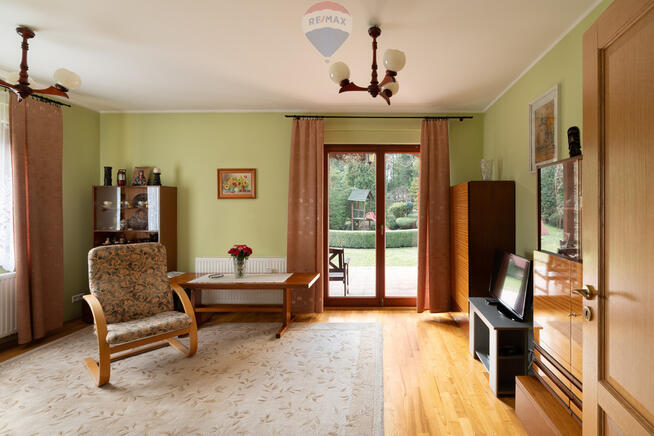 Klimatyczny dom + odrębne mieszkanie, duża działka