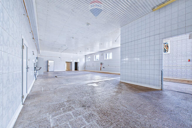 Kompleks inwestycyjny przy drodze ekspresowej S3