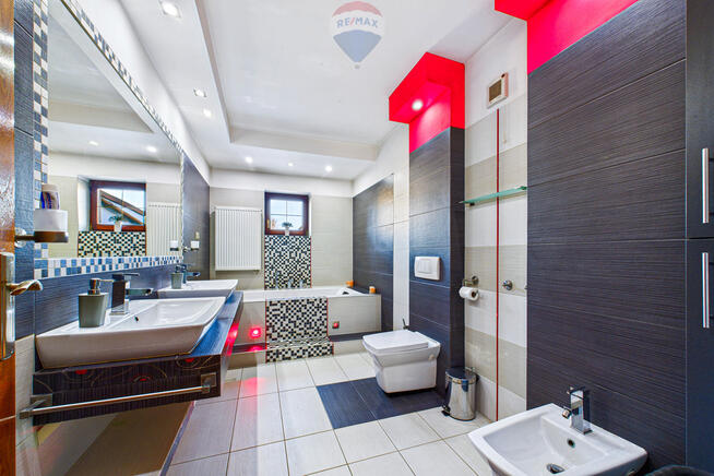 Kompleks inwestycyjny przy drodze ekspresowej S3