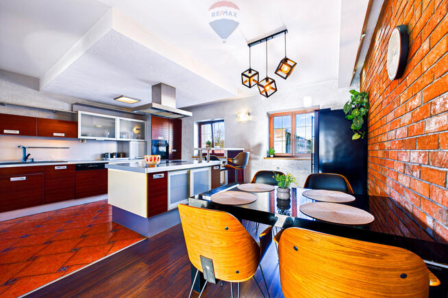 Kompleks inwestycyjny przy drodze ekspresowej S3