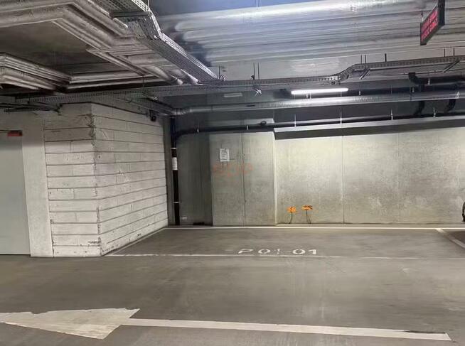 Garaż Wrocław Stare Miasto, Przedmieście Oławskie, Walońska