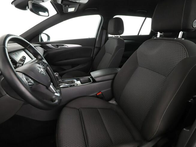 Opel Insignia automat LED navi klima auto grzane fotele czujniki parkowania