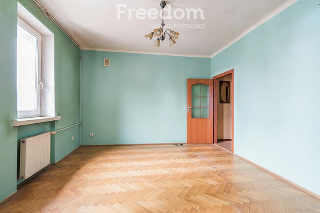 2 pokoje w kameralnej kamienicy na Okęciu