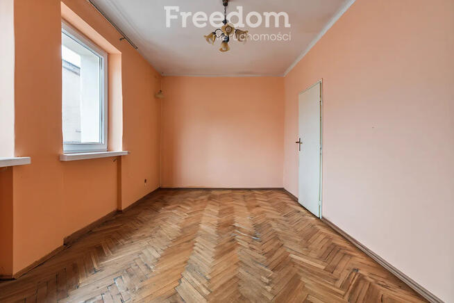 2 pokoje w kameralnej kamienicy na Okęciu