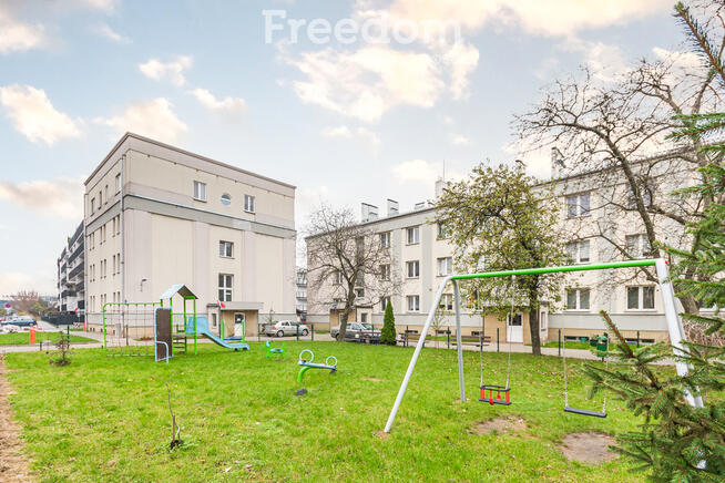 2 pokoje w kameralnej kamienicy na Okęciu