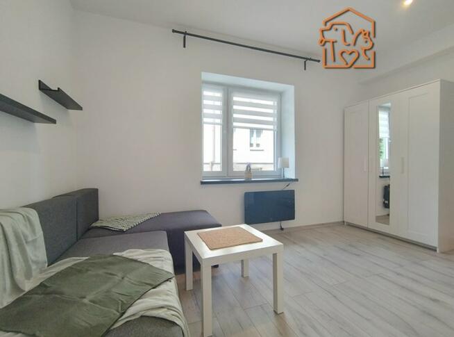 Mikołaja Reja 13, do wynajęcia duża kawalerka