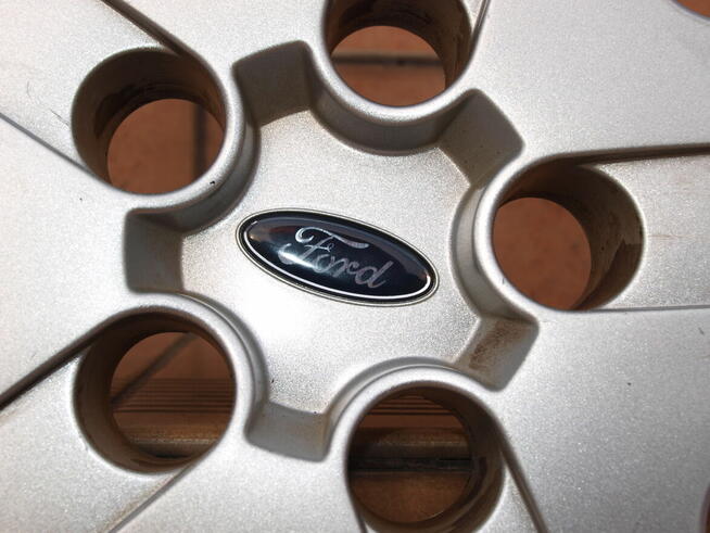Ford kołpaki 16 oryginalne strukturalne (komplet 4 sztuki)