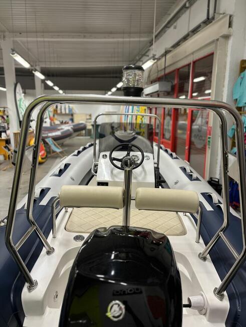 Łódź hybrydowa RIB Uone U480 z silnikiem Mercury 50 km