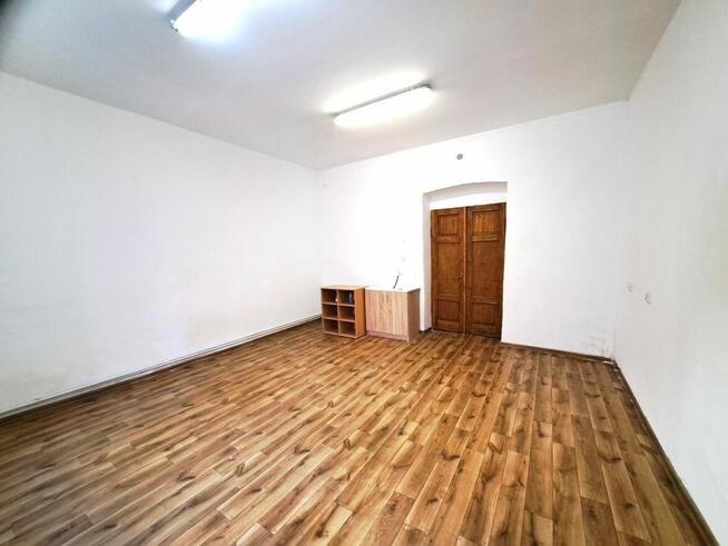 Do wynajęcia lokal na parterze 26 mkw. Sanok, ścisłe centrum