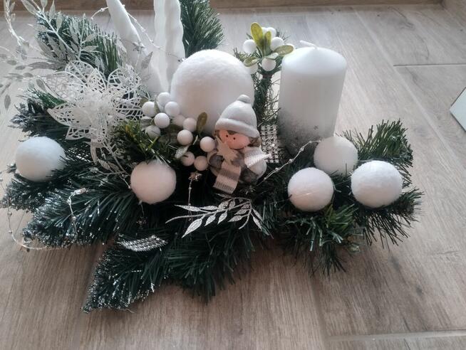 Stroik na Boże Narodzenie z lampkami