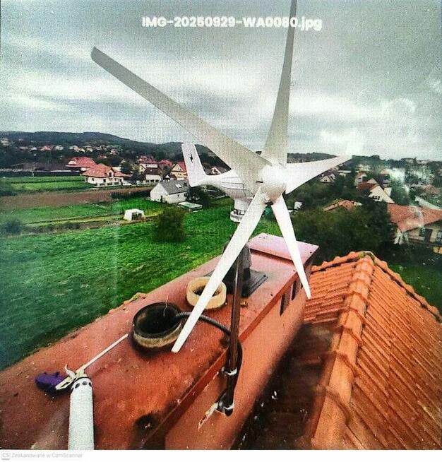 Zestaw Turbina instalacja PV i magazyn energii za 25.000 bru