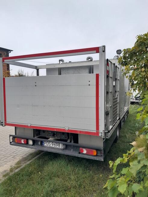 Samochód auto pojazd asenizacyjny do czyszczenia toalet prze