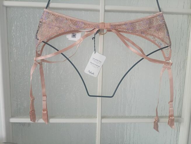 Luksusowy pas do pończoch