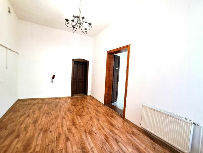 Do wynajęcia lokal na 1 piętrze 53,2 mkw. Sanok centrum