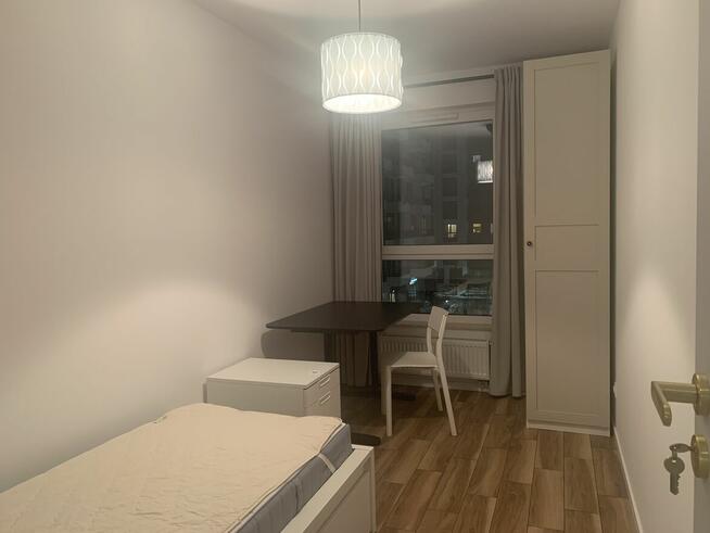 Dwa osobne pokoje, balkon, szybki dojazd do centrum Warszawy