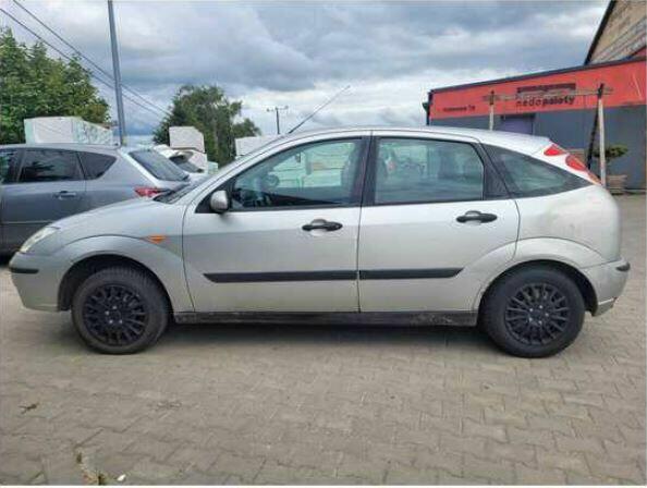 Syndyk sprzeda samochód Ford Focus, 2002 r.