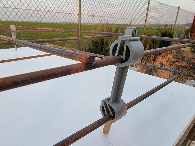 Strzemiono Łącznik do zbrojenia siatek w płytach drogowych 1