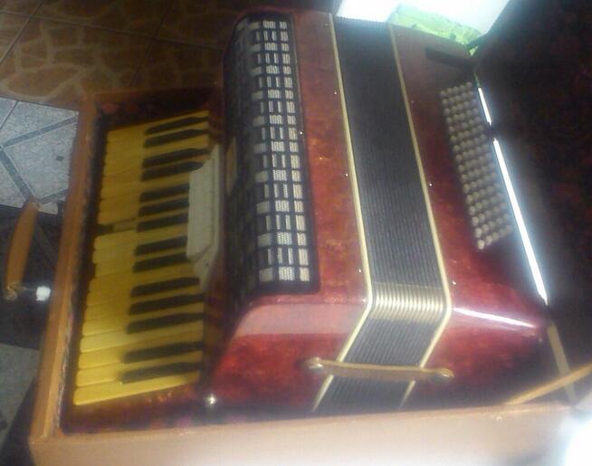 Akordeon Berezka 80tka do małej naprawy