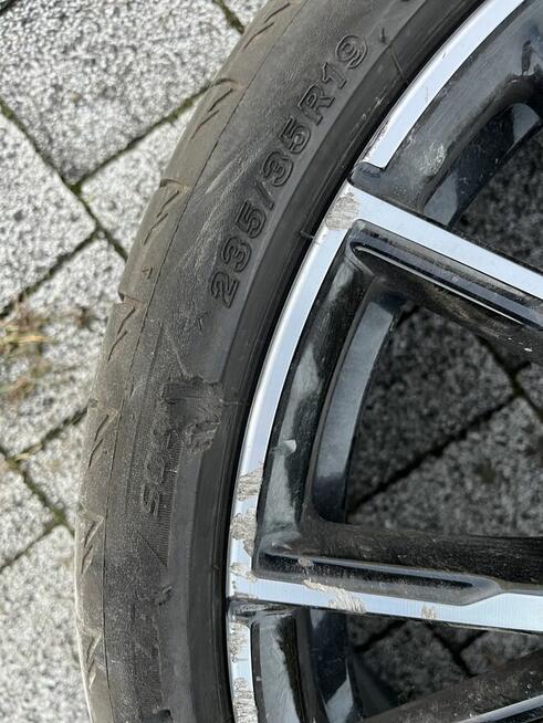 4 szt. opon BRIDGESTONE 235/35 na alufelgach z BMW R19