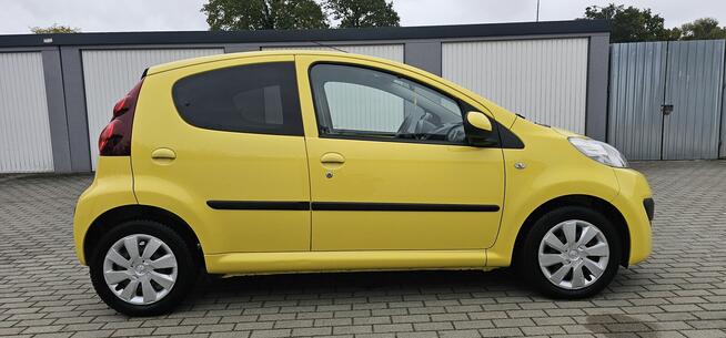 Bardzo ładny Peugeot 107 z klimą! Niski przebieg