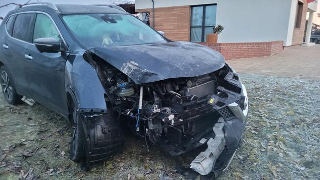 Nissan x-trail 1.6 dizel automat uszkodzony
