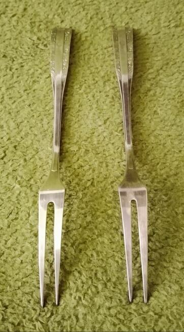 2 posrebrzane widelce do wędlin firmy HEFRA wzór wschodni.