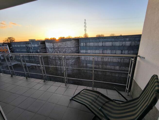 2 pokoje + kuchnia (45mkw) na bliskiej Woli, ul. Zawiszy 16B