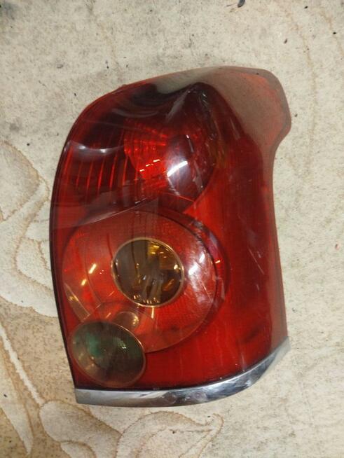 Lampa prawa tył Toyota Avensis T25 kombi