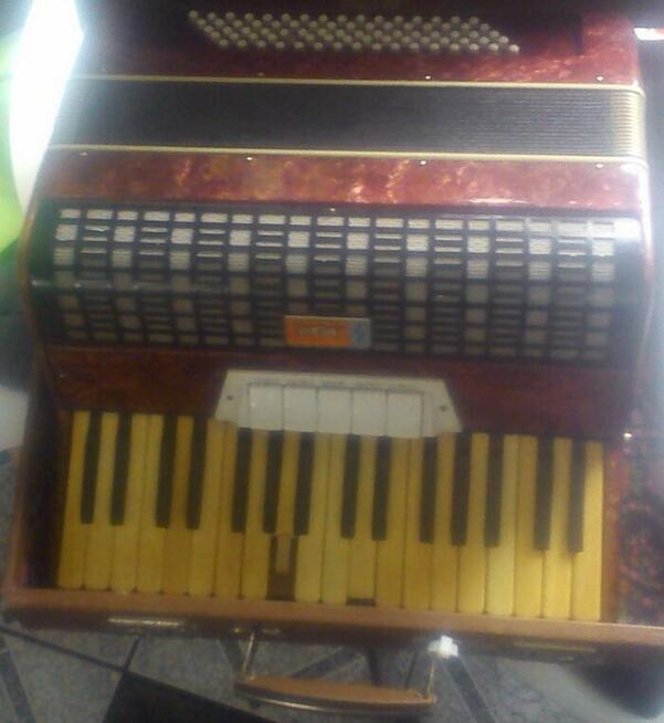 Akordeon Berezka 80tka do małej naprawy