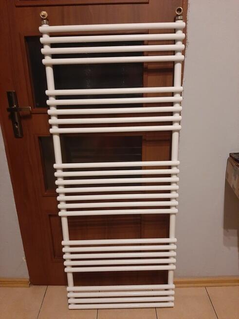 Nowy grzejnik łazienkowy drabinkowy 150 na 60 cm.
