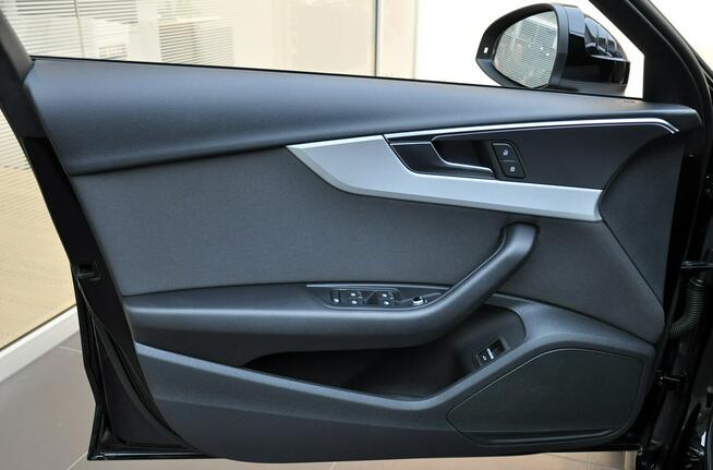 Audi A4 40TFSI 204KM Stronic Led Tempomat Ambiente GrzanaKierownica SalonPL