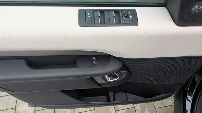 Land Rover Discovery 3.0D 250KM / R-Dynamic / Niski przebieg /Salon PL / Podgrz. Kierownica