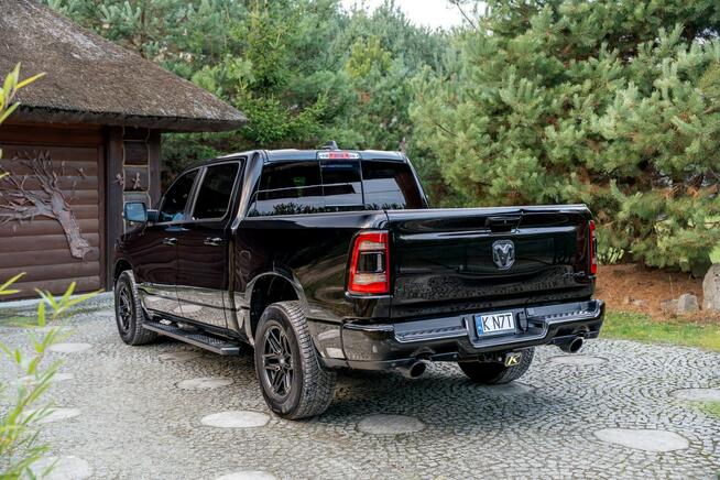 RAM 1500 CrewCab Sport / 5.7 V8 HEMI / Bogata opcja / Bezwypadkowy / FV