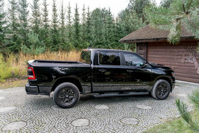 RAM 1500 CrewCab Sport / 5.7 V8 HEMI / Bogata opcja / Bezwypadkowy / FV