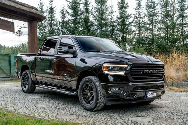RAM 1500 CrewCab Sport / 5.7 V8 HEMI / Bogata opcja / Bezwypadkowy / FV