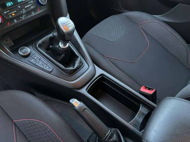 Focus ST LINE 1.5 benzyna 182km bixenon LED asist NAVI serwis 2018