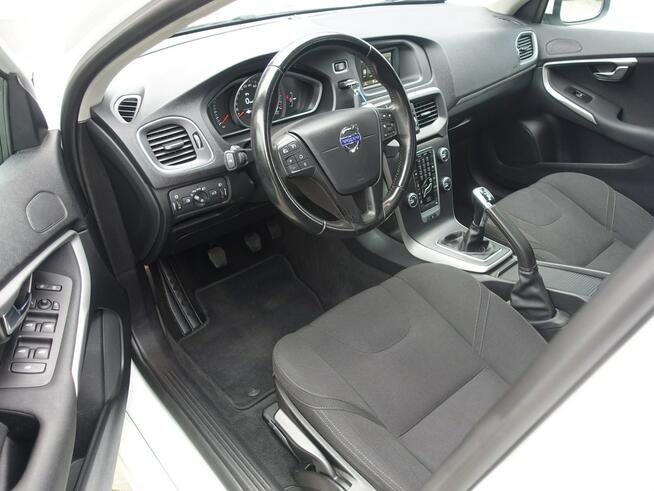Volvo V40 1,6i Panorama Klimatronik Alu Światła dzienne rej.2015 VIP Gwarancja