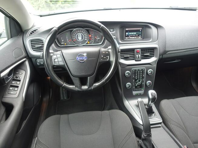 Volvo V40 1,6i Panorama Klimatronik Alu Światła dzienne rej.2015 VIP Gwarancja