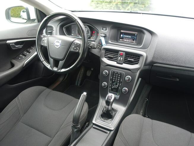 Volvo V40 1,6i Panorama Klimatronik Alu Światła dzienne rej.2015 VIP Gwarancja