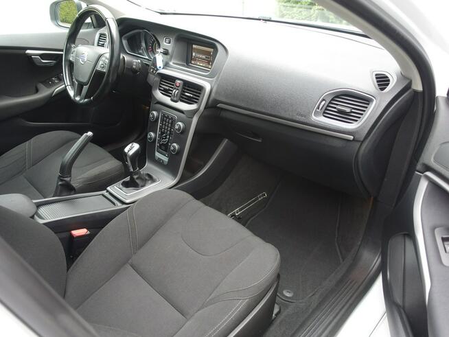 Volvo V40 1,6i Panorama Klimatronik Alu Światła dzienne rej.2015 VIP Gwarancja