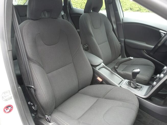 Volvo V40 1,6i Panorama Klimatronik Alu Światła dzienne rej.2015 VIP Gwarancja