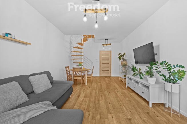 Słoneczny segment z ogródkiem i garażem pod lasem!