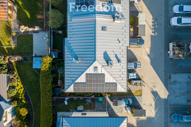 Słoneczny segment z ogródkiem i garażem pod lasem!