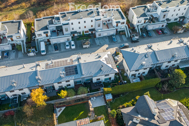 Słoneczny segment z ogródkiem i garażem pod lasem!