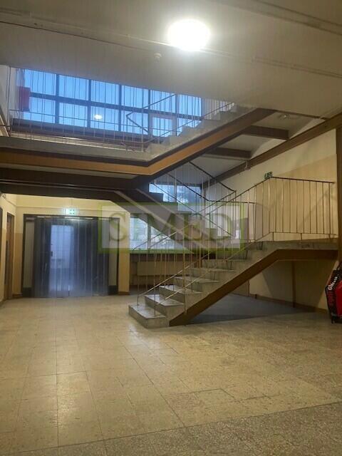 Ochrona,parking, dostęp24h,dobry dojazd