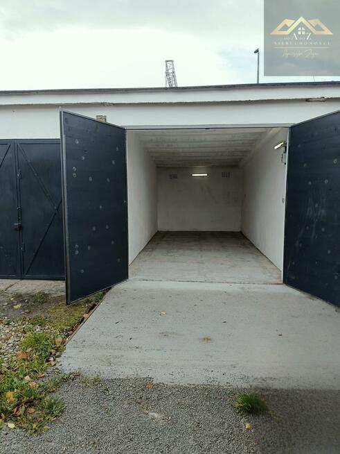 Garaż Tarnów Strusina, Jana Kochanowskiego