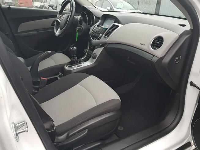 Chevrolet Cruze 1,8 Benzyna Klimatronik Nawigacja Zarejestrowany Gwarancja