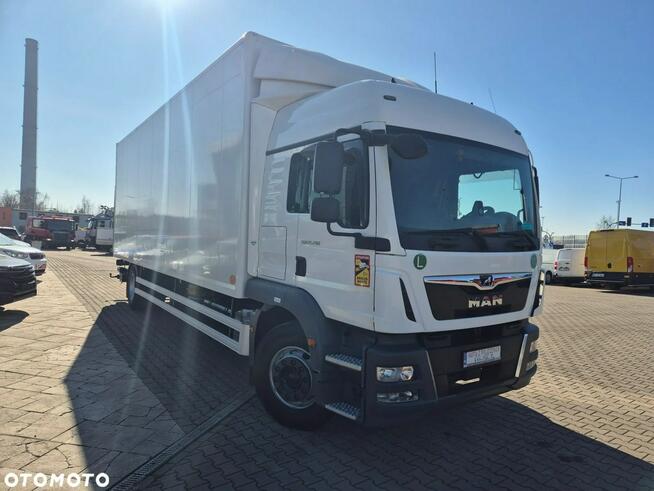 MAN TGM15.290 /SOLIDNY KONTENER / BEZWYPADKOWY/ E6/ WINDA/20 EUROPALET