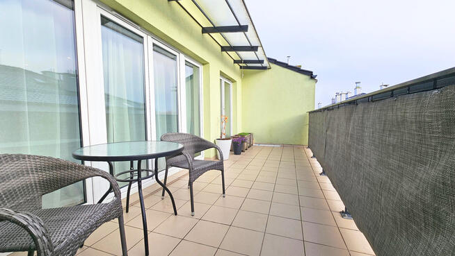 Jasne, gotowe do zamieszkania 2 pokoje z tarasem!